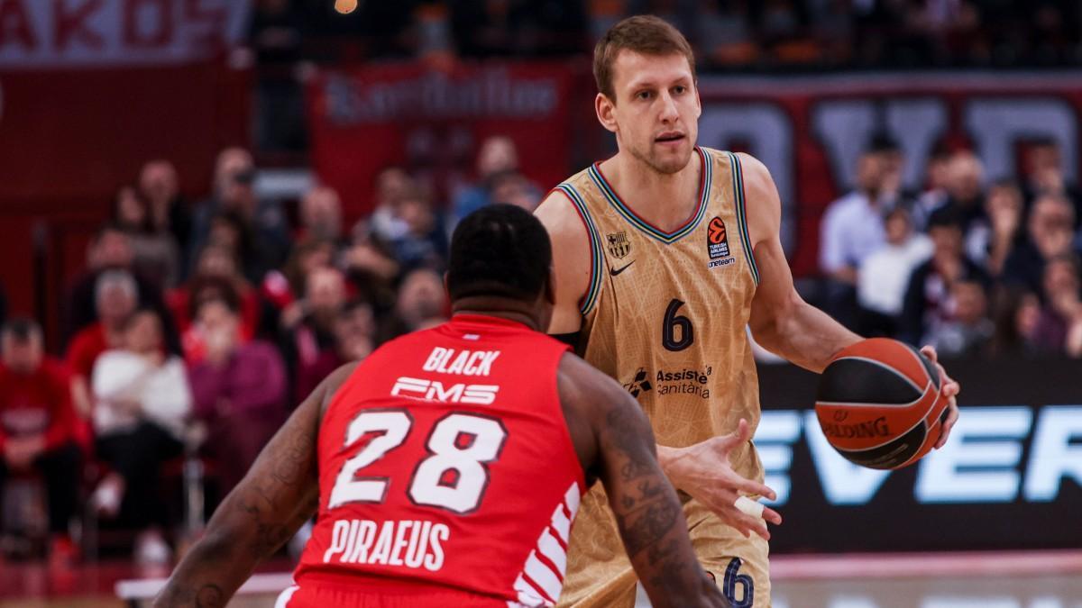 Jan Vesely, durante el partido ante Olympiacos