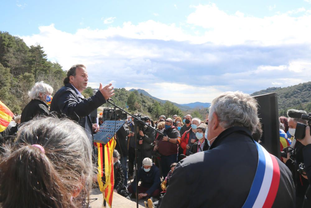 Concentració a Albanyà per demanar la reobertura de la circulació entre França i Espanya