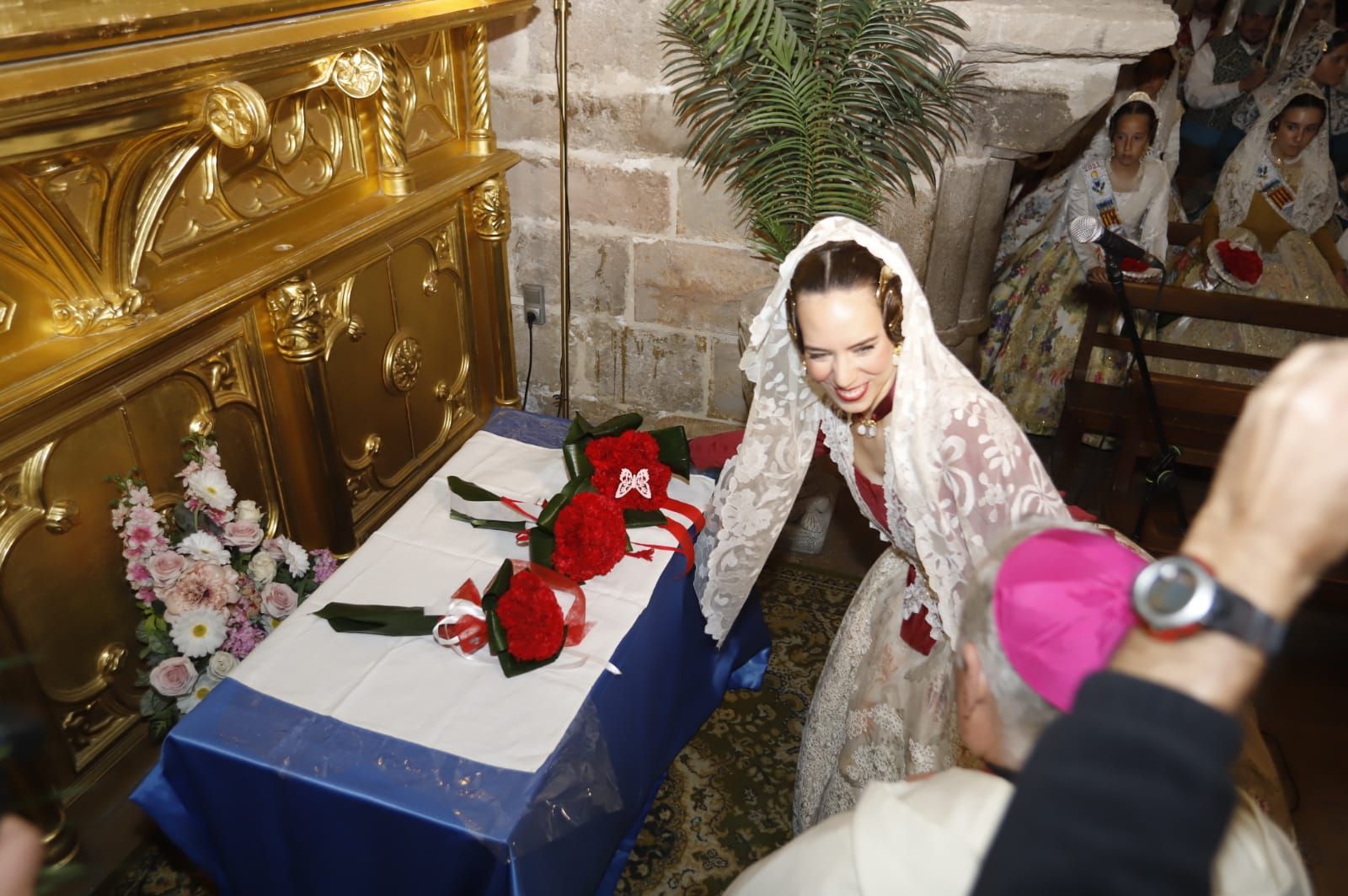 La ministra de Ciencia e Innovación, Diana Morant, participa en la Ofrenda de Gandia