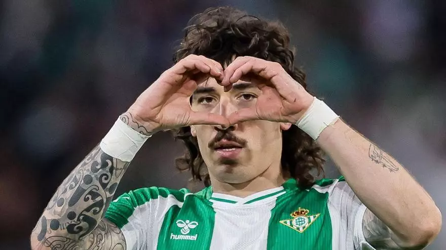 ¡Bellerín revivió al Betis tras anotar el brillante gol del empate!