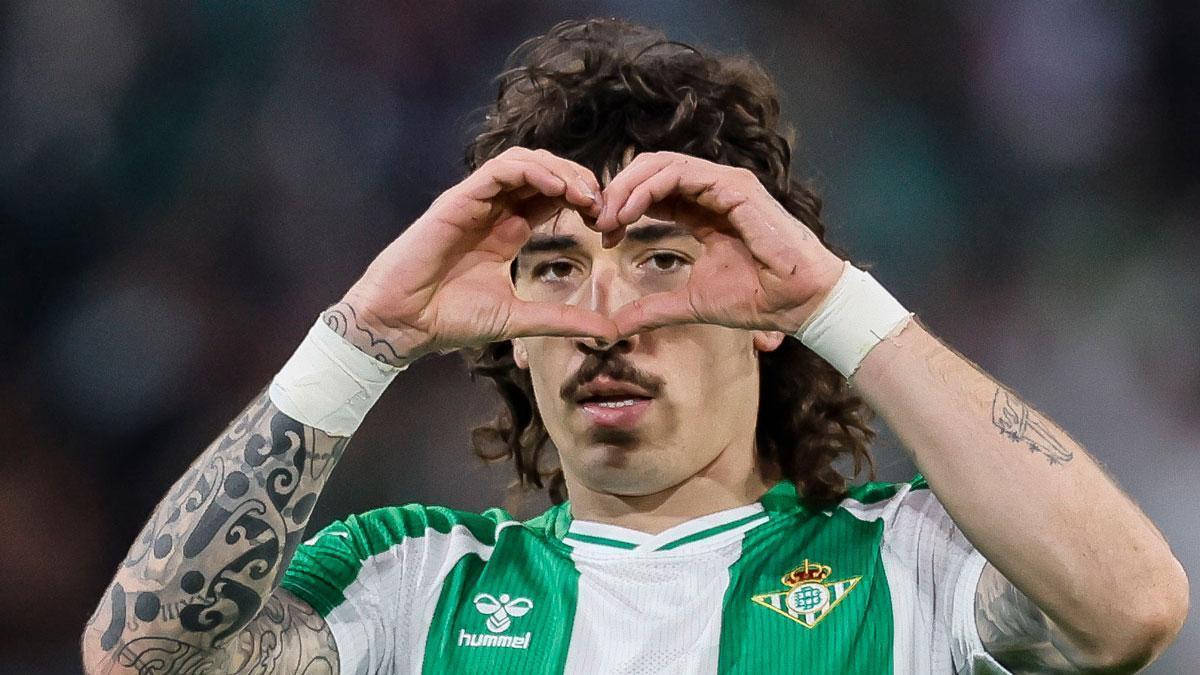 El mensaje de apoyo de Carolina Yuste a su pareja Héctor Bellerín tras los insultos homófobos