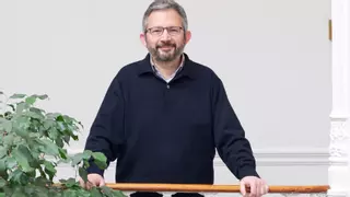 Samuel Bentolila, profesor de Economía: "En Alemania cuando admiten a tu hija en un centro de FP descorchas champán"