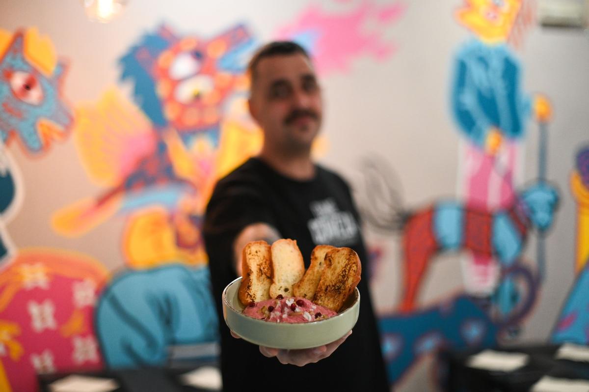En imágenes | Abre La Birrosta, el nuevo restaurante que reinventa el histórico bar de La Magdalena
