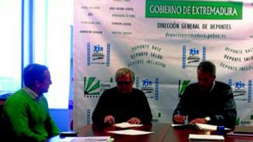 El Mideba firma un convenio de patrocinio con la Junta de Extremadura