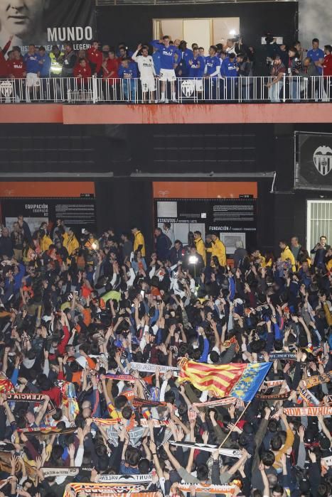 Euforia en el balcón de Mestalla