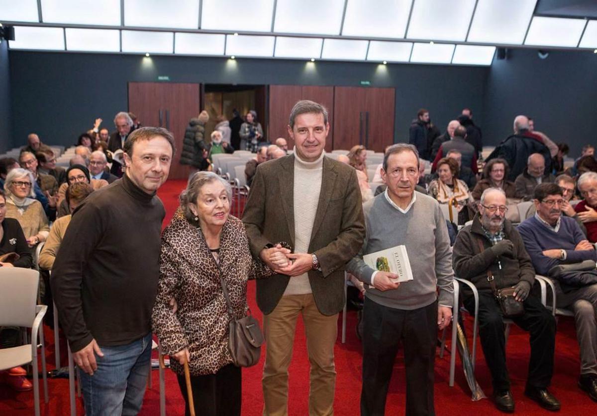 Juan Antonio Ardura, Carmen Ruiz-Tilve, Carlos Fernández Llaneza y Luis Martín.