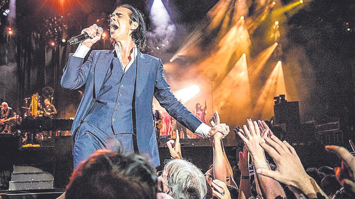 El artista australiano Nick Cave, en pleno concierto.