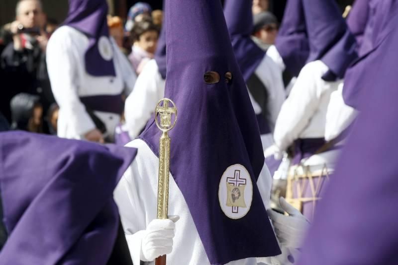 Imágenes de la procesión Abrazado a la Cruz