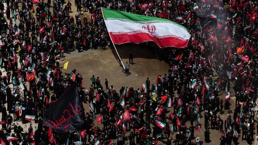 Irán advierte de una guerra "total" si EEUU continúa "dos o tres días más" con sus ataques