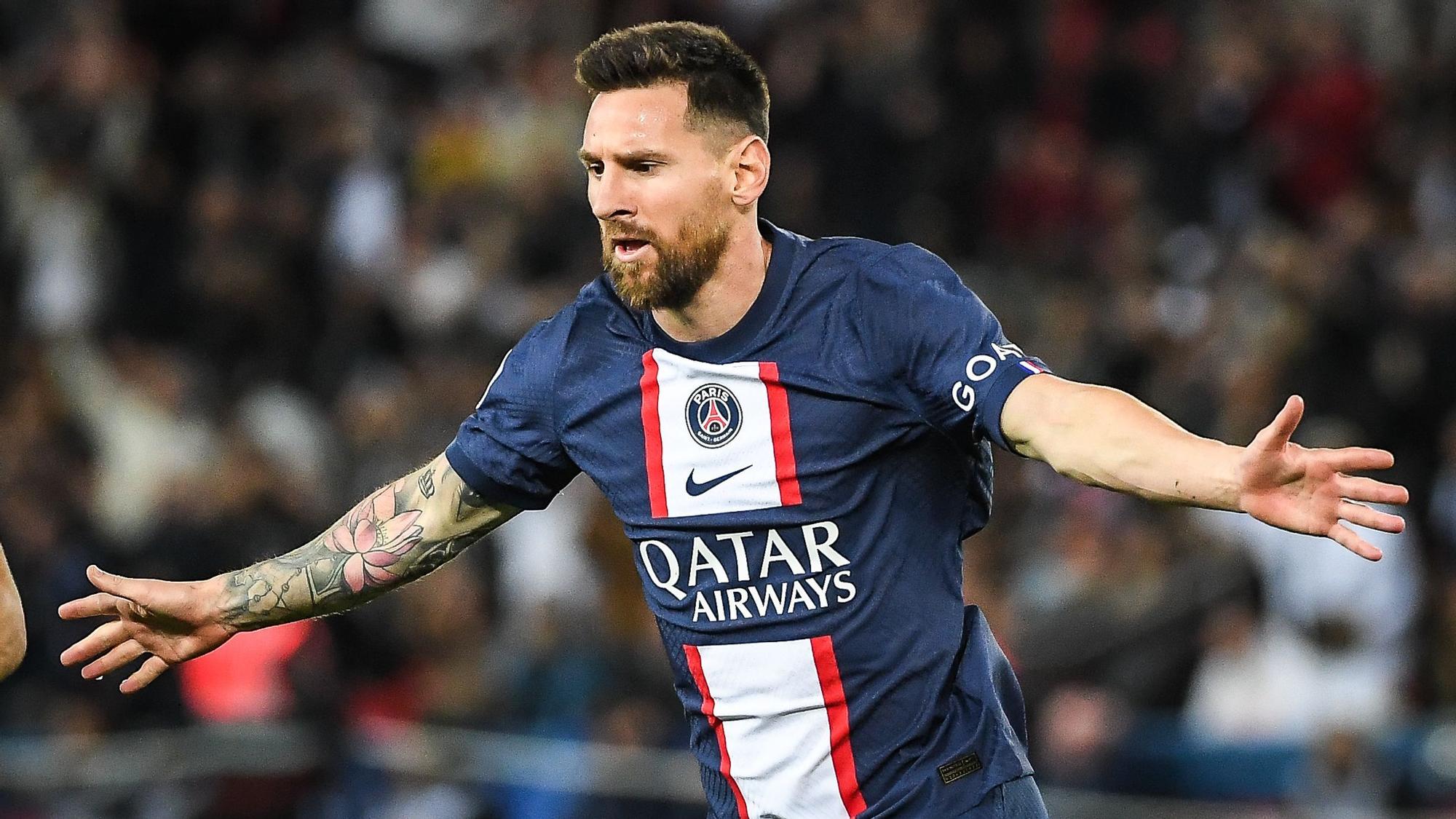 Messi  celebra un gol durante el partido de fútbol del campeonato francés entre Paris Saint-Germain y OGC Nice