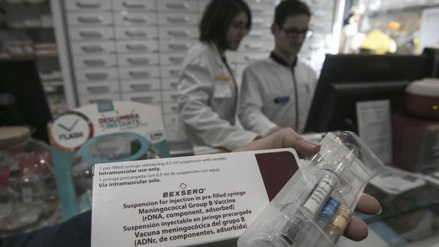 La vacuna frente a la meningitis B está llegando con cuentagotas a las farmacias de Alicante