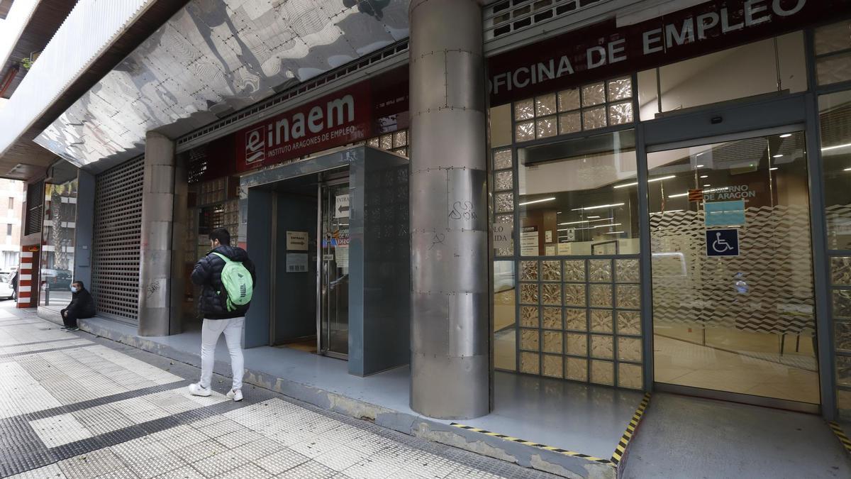 Oficina del INAEM en la calle Doctor Cerrada en Zaragoza