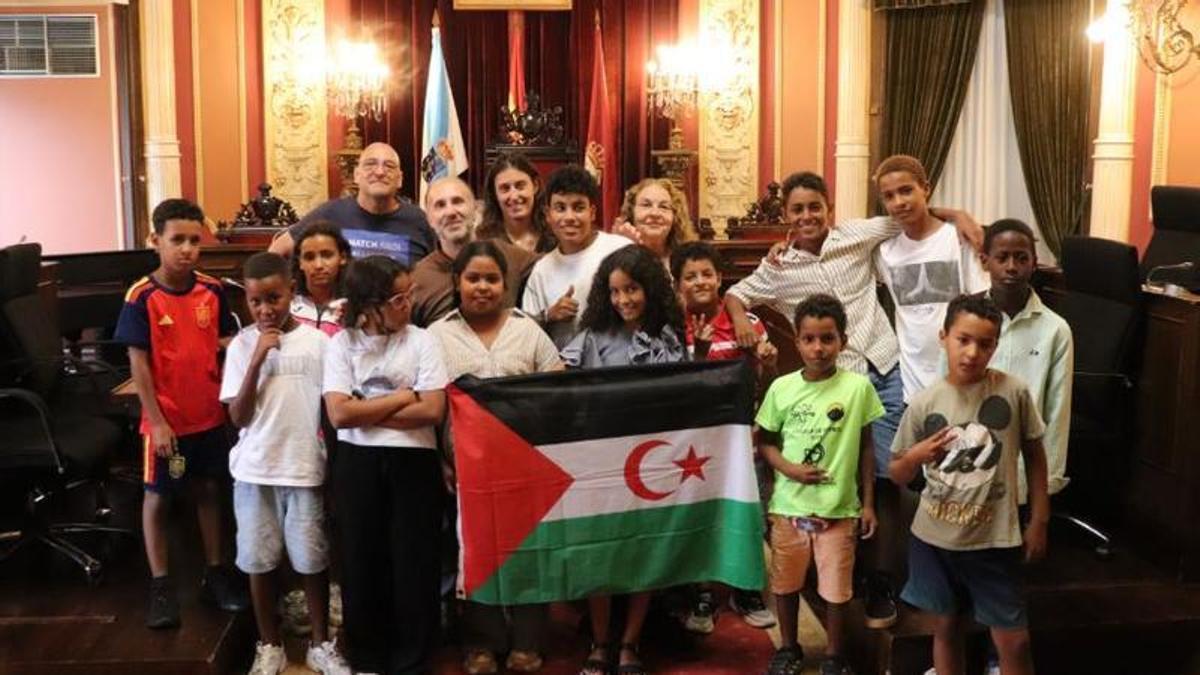 Niños y niñas saharauis compartieron sus opiniones en el concello de Ourense