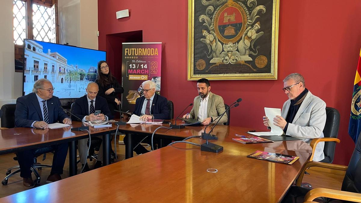 Presentación de la nueva edición de Futurmoda en el Ayuntamiento de Elche.