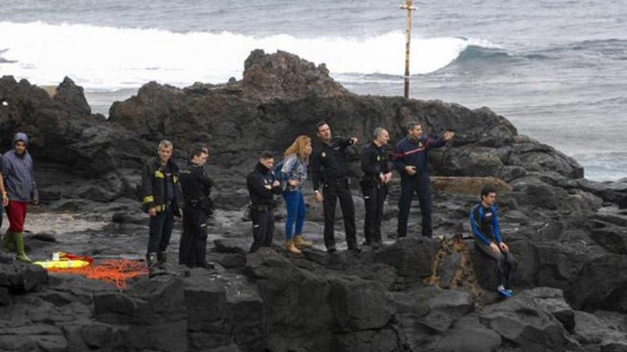 Un hombre cae al mar en La Puntilla