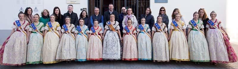 Visita de la fallera mayor infantil y la corte de honor a les Coves de Sant Josep