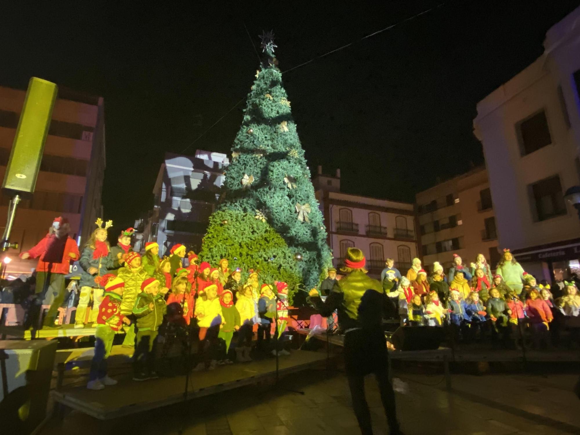 Las fotos del encendido de las luces de Navidad en Benicarló