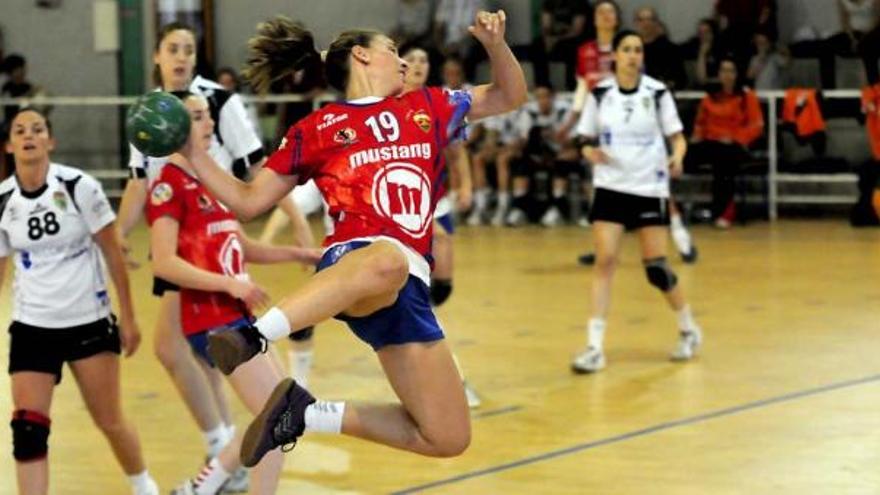 Un partido del Elche Mustang durante la pasada temporada.