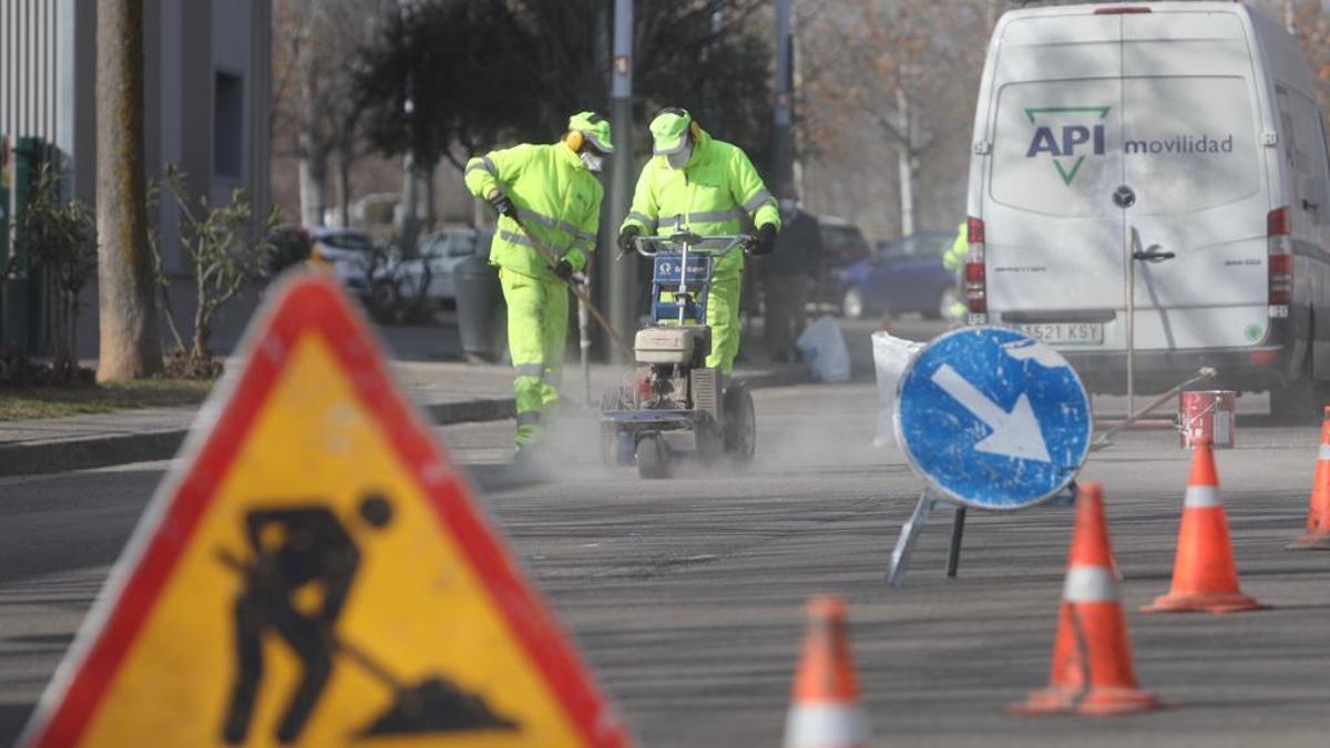 Trabajos en la avenida La Almozara.
