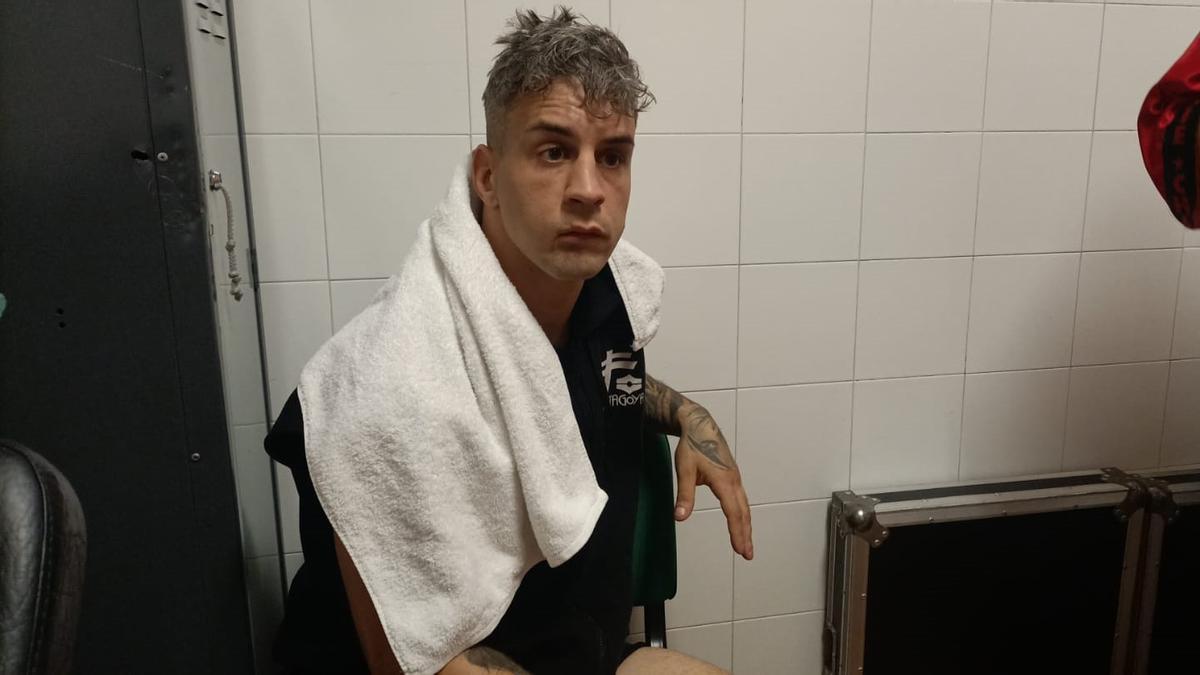 Valero, en el vestuario, tres recuperarse del KO