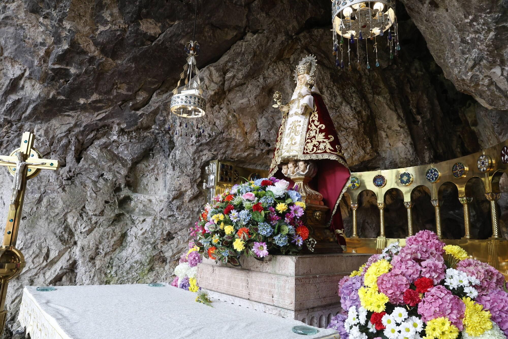 EN IMÁGENES: Visita del Sporting a La Santina en Covadonga