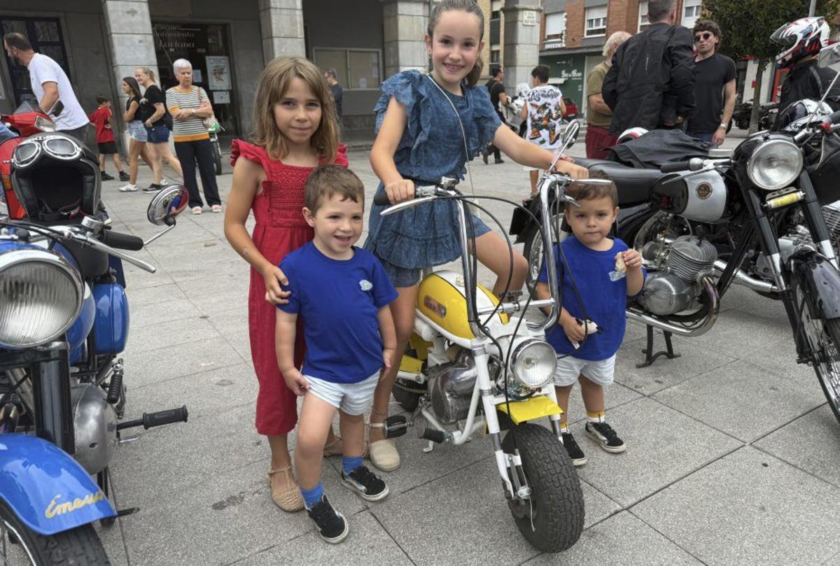 Por la izquierda, Daniela Peláez, Álvaro Pais, Ainara Buelga y Sergio Pais.