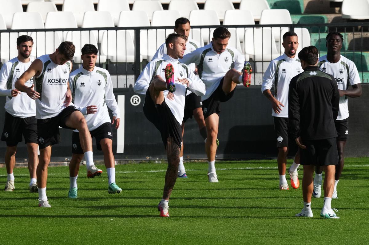 Galería | El CD Castellón entrena en el SkyFi Castalia antes de recibir al Sporting