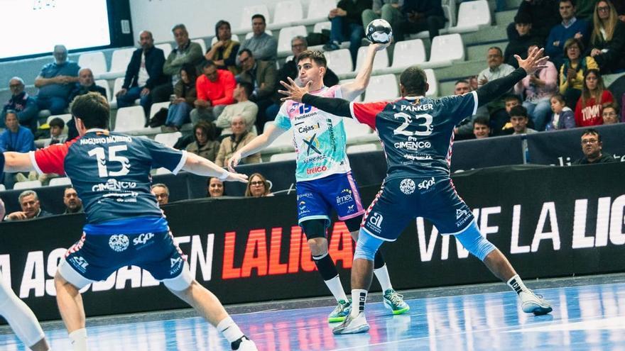 Los errores propios condenan al Cajasol Ángel Ximénez en la pista del Horneo Alicante