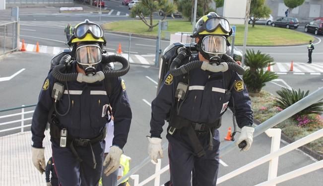 Simulacro de emergencias en el Hipercor de Siete Palmas