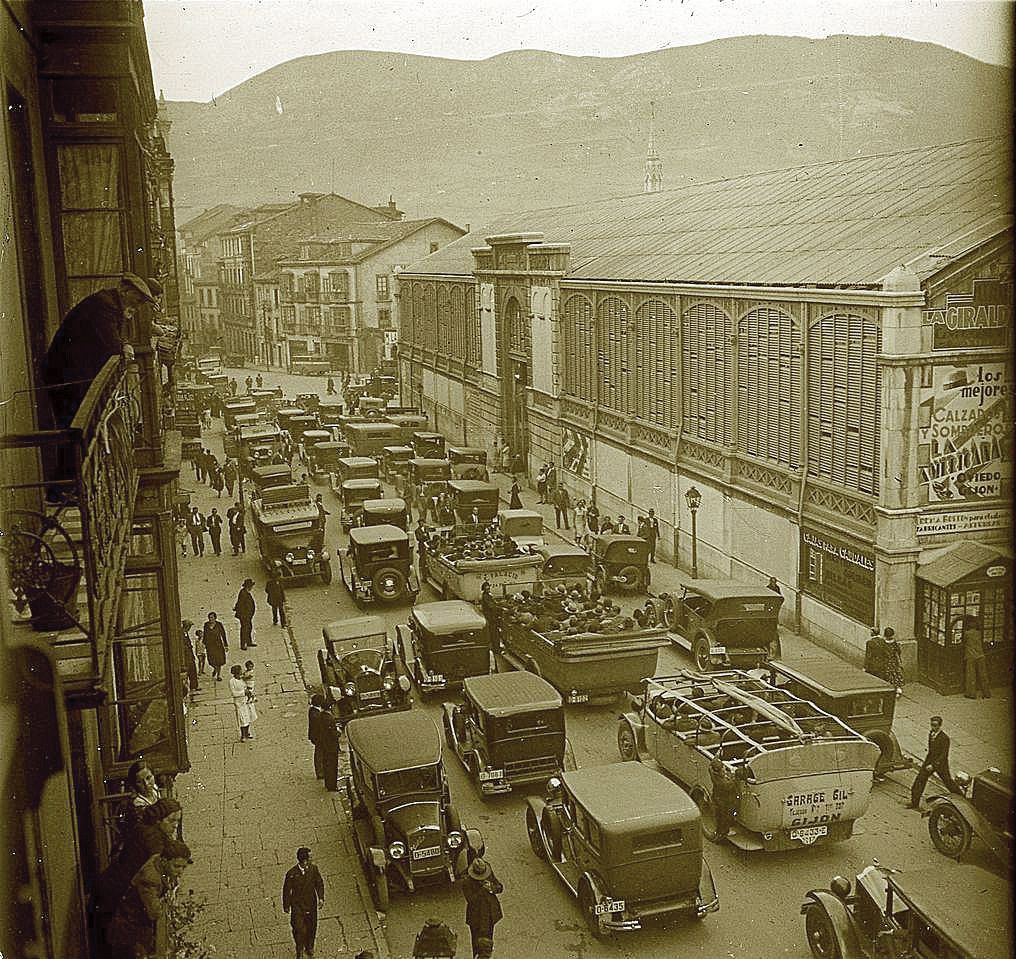 “Puro Oviedo”, crónica gráfica de una capital que aprendió a ser ciudad