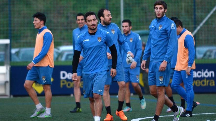 Miguel Loureiro, Capi, Mouriño, Jacobo, Campillo y Bruno durante un entrenamiento. // Rafa Vázquez