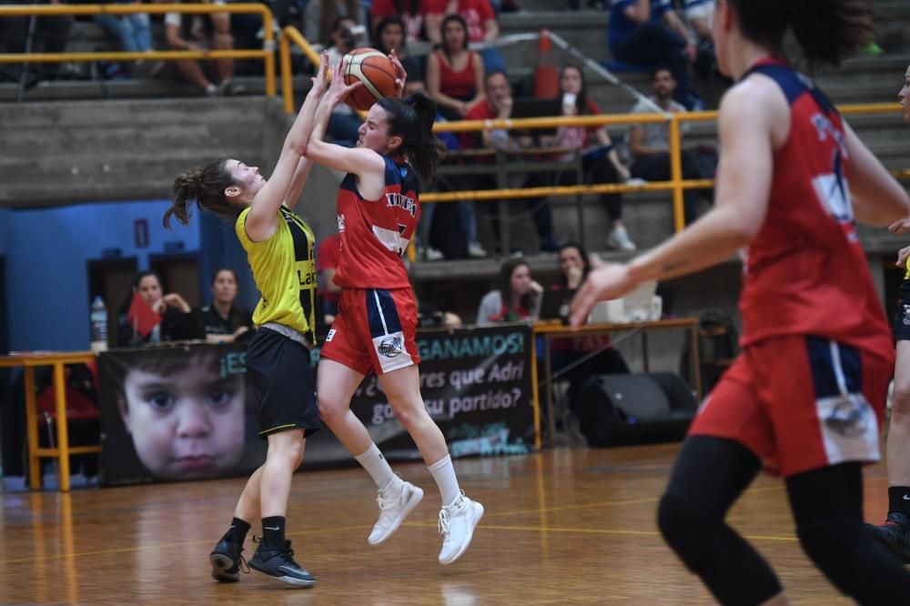 El equipo coruñés, anfitrión de la fase de ascenso a la Liga Femenina 2, venció al Lagunak Lakita navarro gracias a su solidez defensiva y su trabajo en ataque.