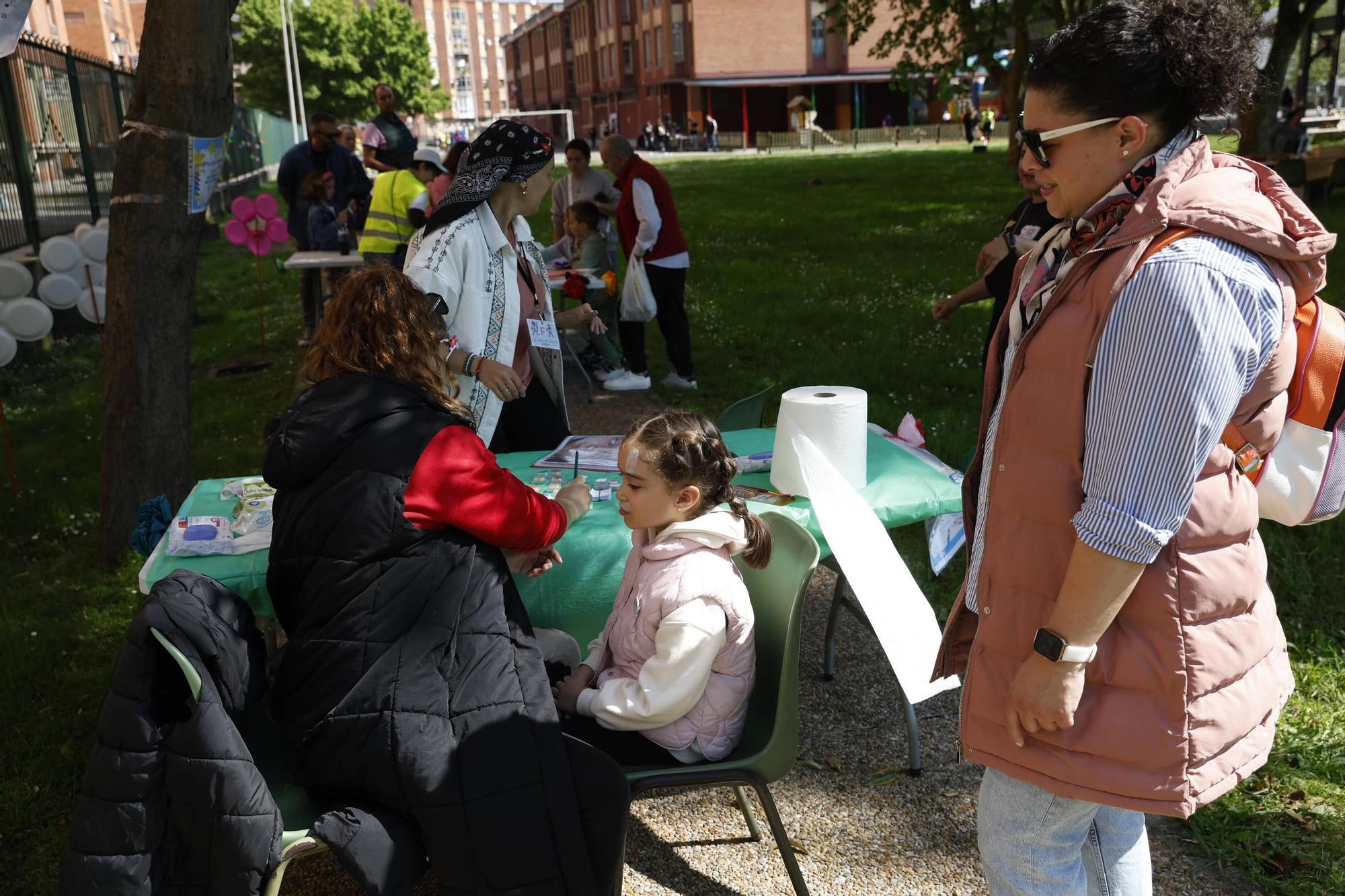 Así fue la fiesta en la zona oeste de Gijón para crear comunidad (en imágenes)