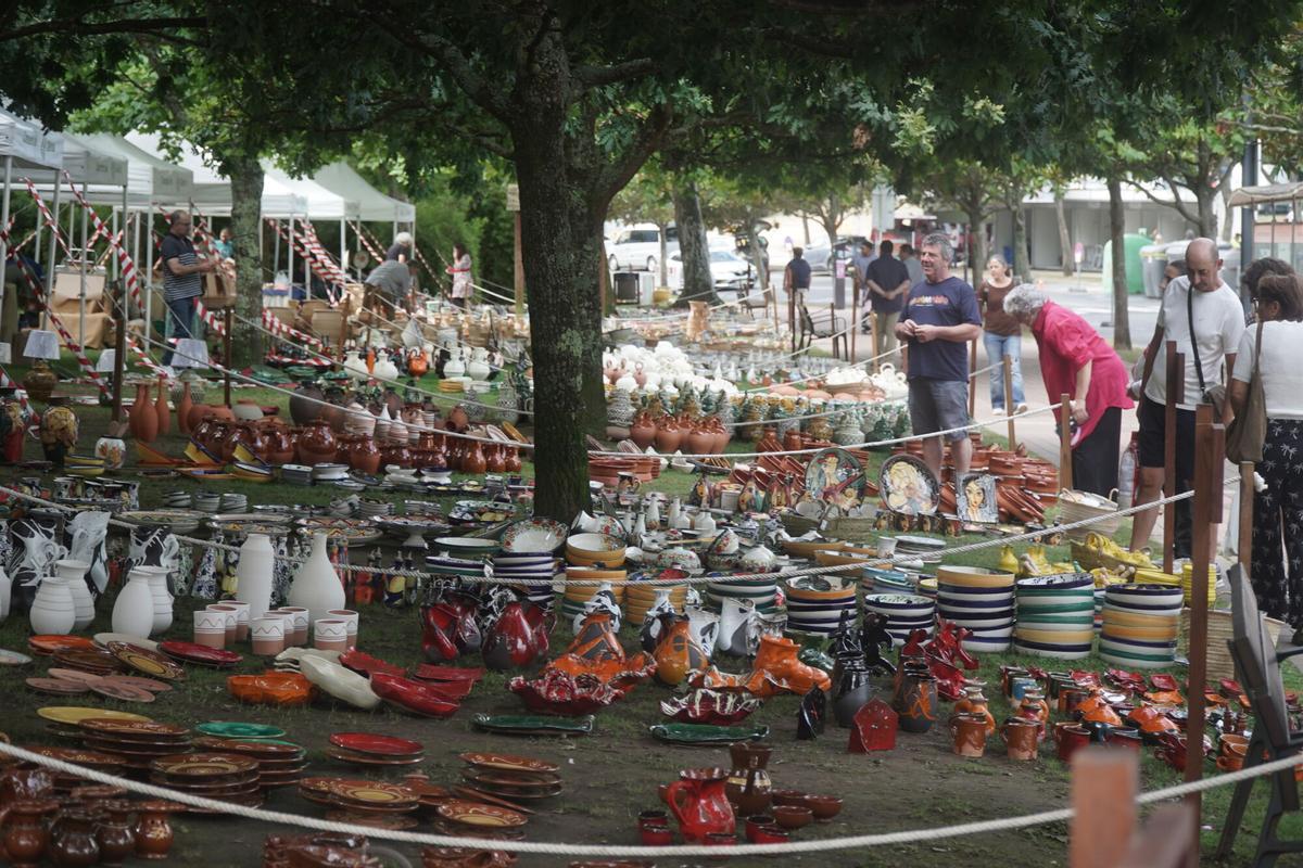 Oleiros celebra una nueva edición de su feria de alfarería