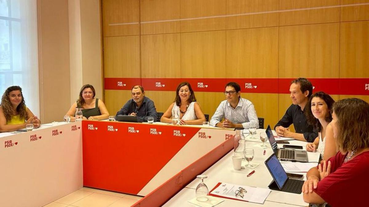 Armengol, ayer, en una reunión con el grupo parlamentario del PSOE.