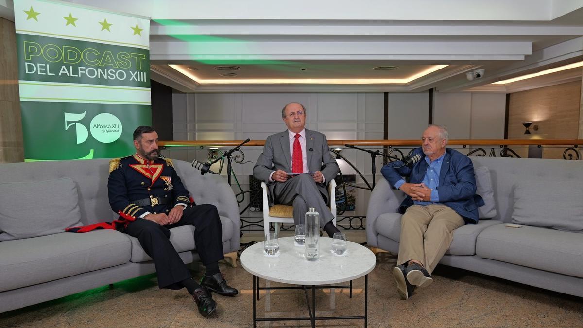 Un momento de la entrevista a Diego Quevedo durante la grabación del episodio de los Podcasts del Alfonso XIII dedicado a Isaac Peral.