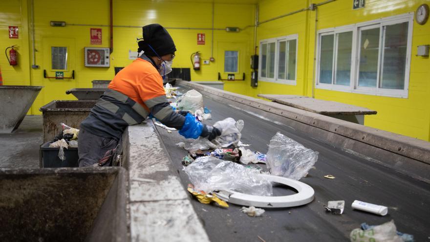 VÍDEO | Así separa la planta de Son Reus los materiales que se depositan en los contenedores amarillos