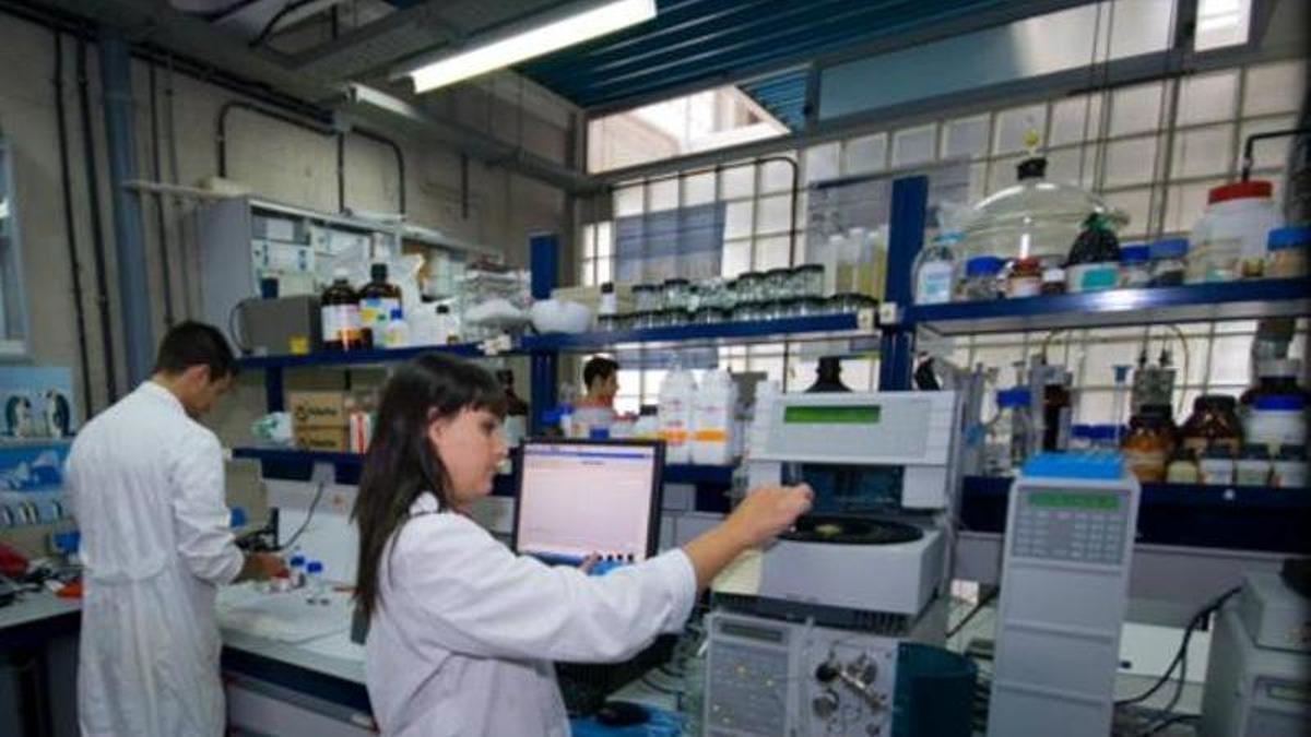 Laboratorio de Análisis Químico Medioambiental del IUNAT en el campus de Tafira de la ULPGC.