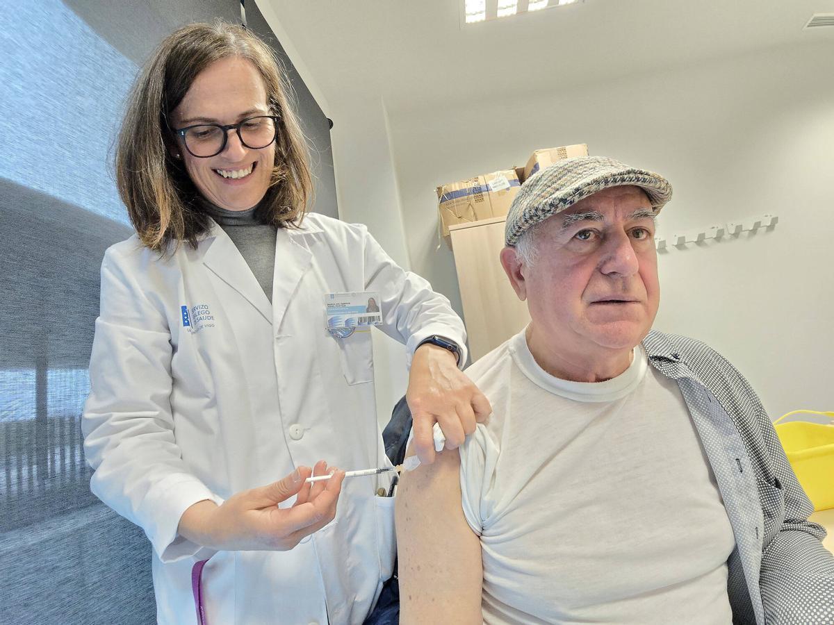 Personas participantes en el ensayo clínico Sincigal, para probar la vacuna Abrysvo contra el virus respiratorio sincitial (VRS) en el Hospital Álvaro Cunqueiro
