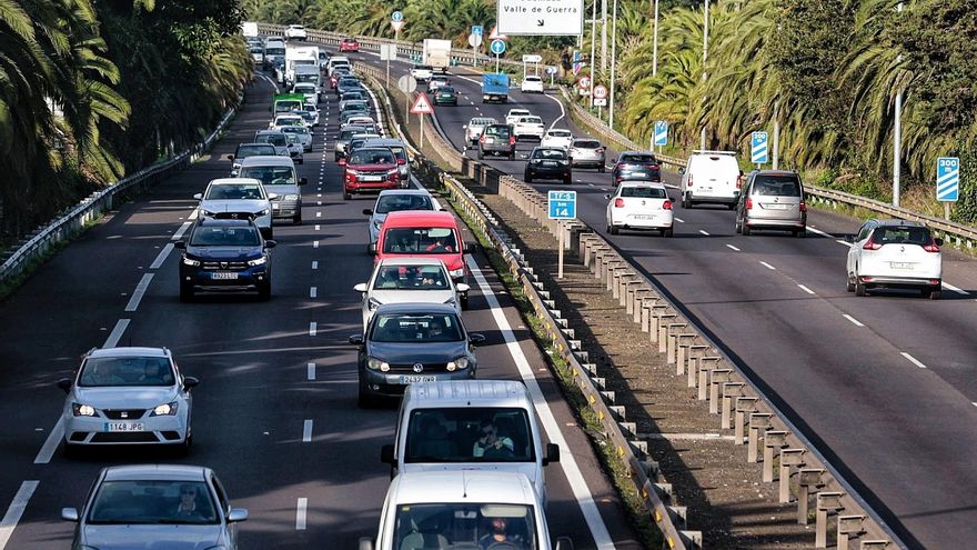 Inteligencia artificial para reducir las colas en la TF-5 y ley de residencia frente a la sobrepoblación, ideas de CC para Tenerife