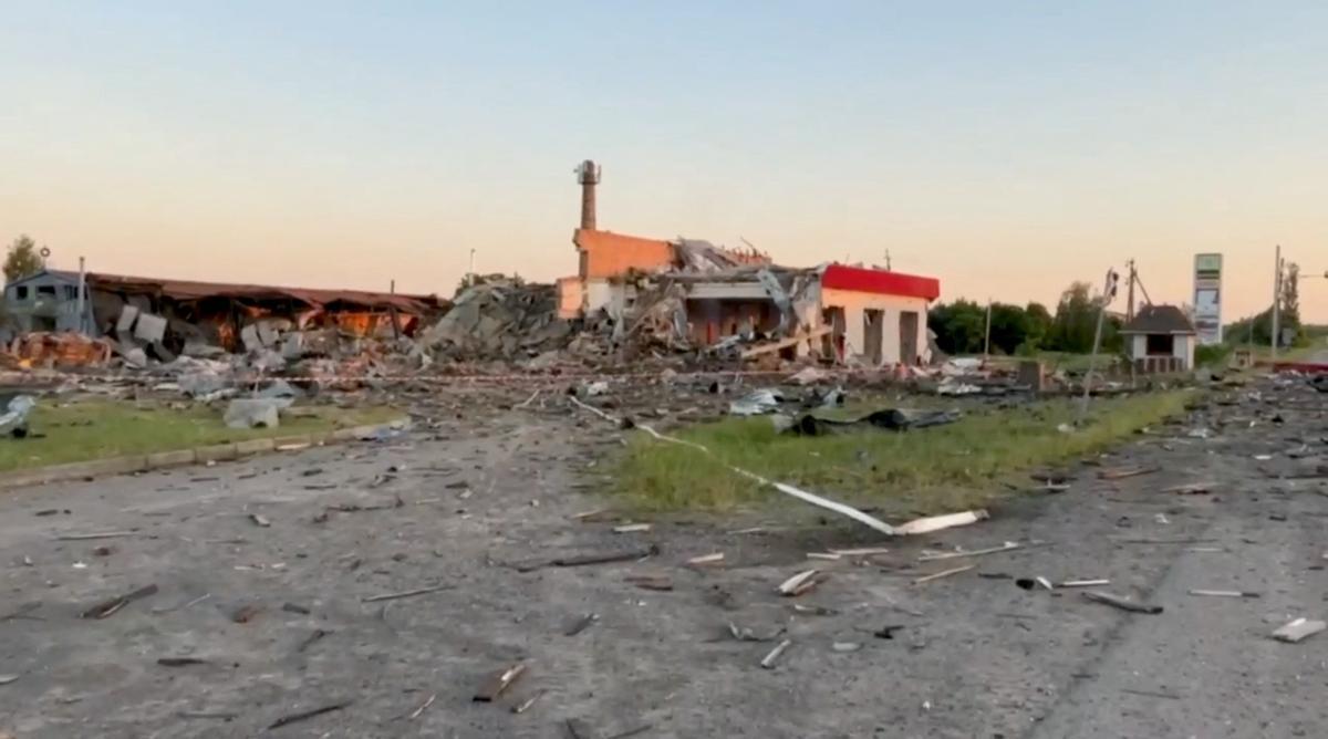 Edificio destruido como resultado de un ataque con misiles en Sarny, una ciudad en la región de Rivne en el oeste de Ucrania.
