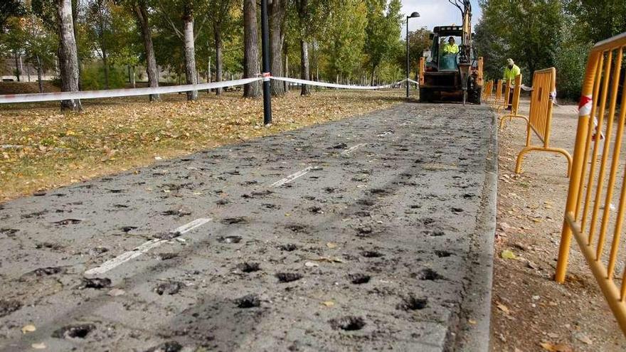 Obras en el tramo del carril bici que discurre por el entorno de La Aldehuela.