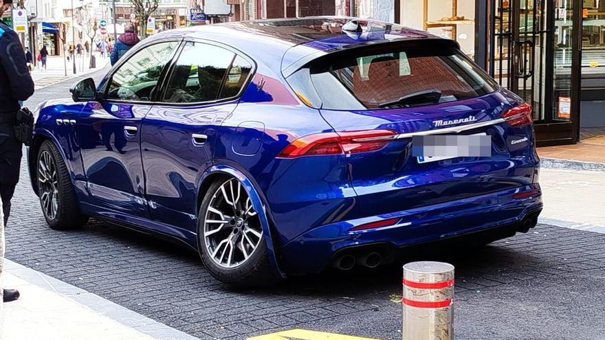 Coches de choque en Sabugo: un bolardo nuevo lleva ya ocho automóviles &quot;cazados&quot;