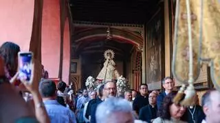 Extremadura a los pies de su patrona: "Viva la Virgen de Guadalupe"