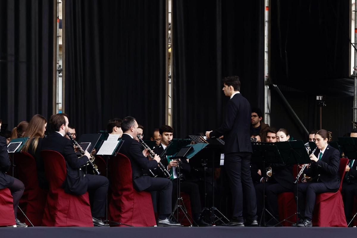 Plaza de las Tendillas, la Banda de Música María Santísima de la Esperanza, que dirige Alfonso Lozano, ofrecerá el ya tradicional concierto taurino para despedir el año