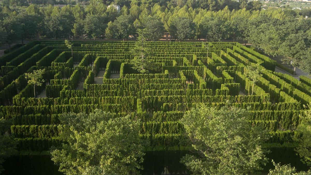 Laberinto vegetal de la Casa Tápena en Onil