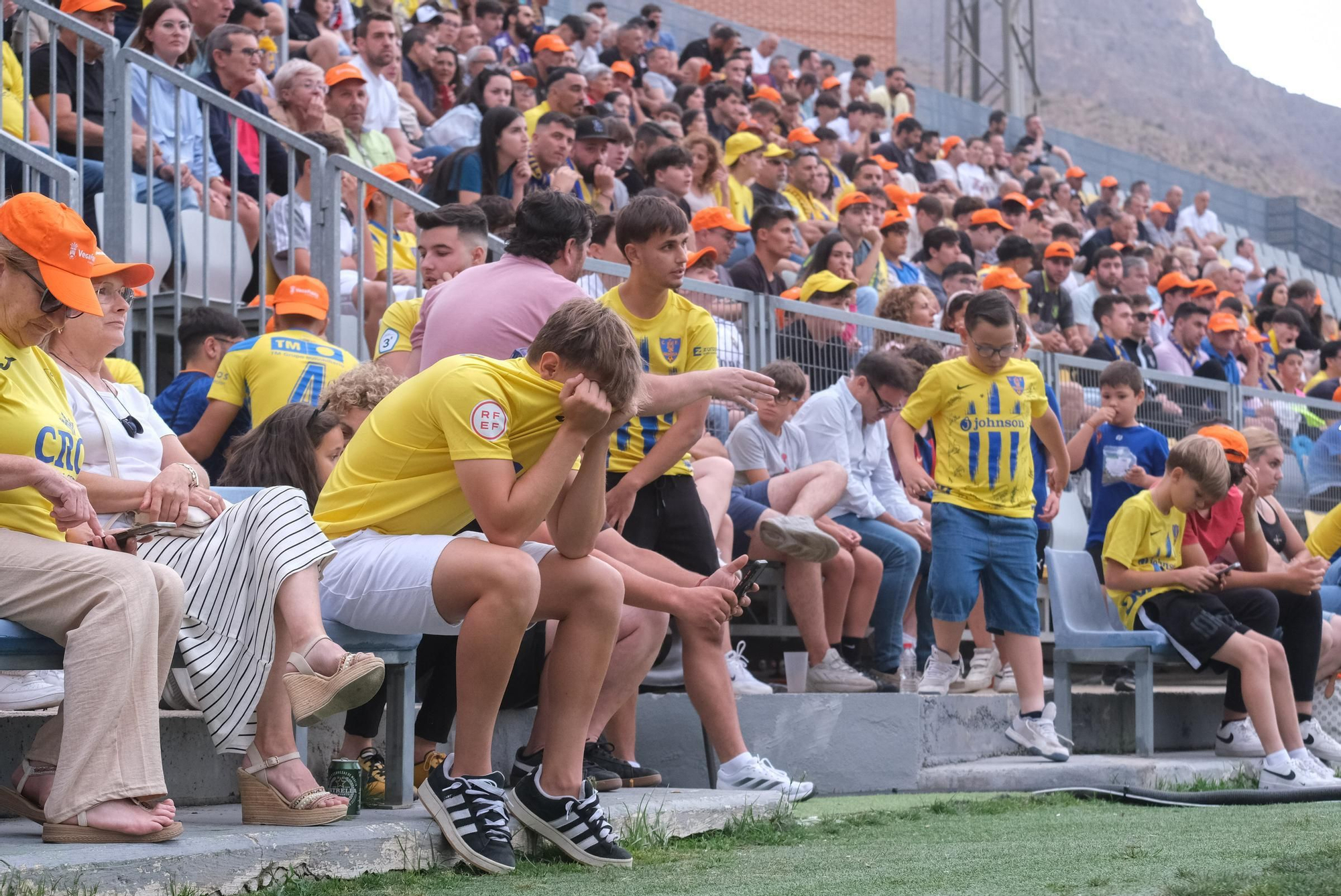 Así se ha vivido el Barakaldo - Orihuela en el estadio de Los Arcos