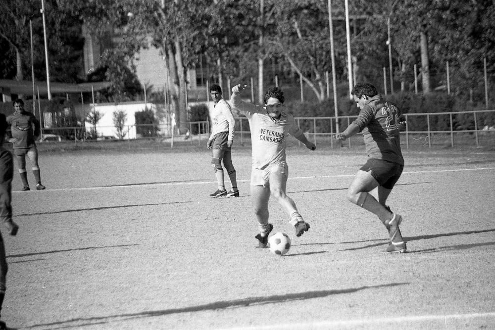 El propio Prado Bugallo saltó a los terrenos de juego con el equipo de veteranos del Cambados. Estas imágenes fueron tomadas en abril de 1989 durante un partido celebrado en Ourense.