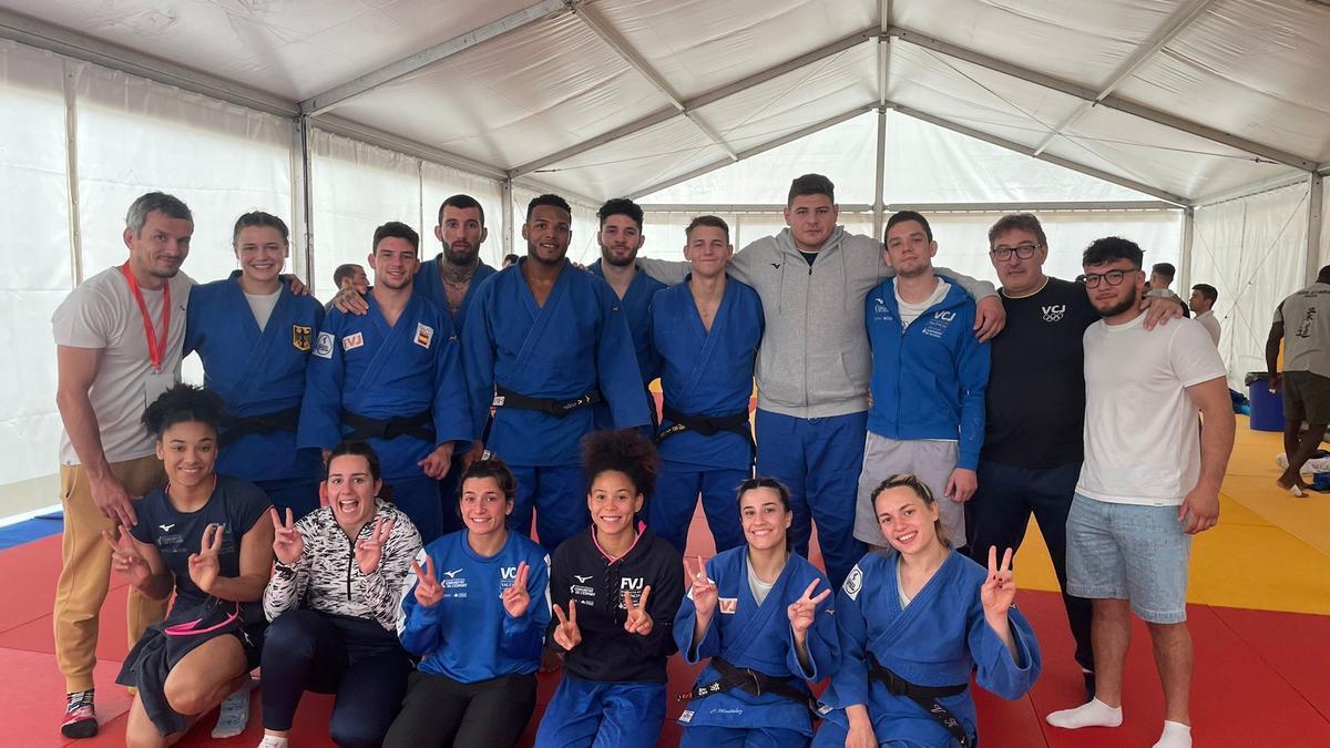 El Valencia Club de Judo lidera la 1ª División Masculina y Femenina de la Liga Nacional.