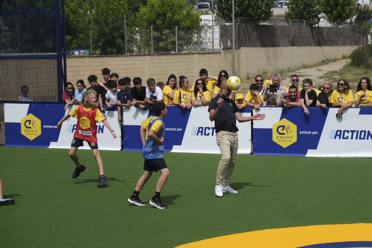 Imatges de la inauguració de la Cruyff Court de Pep Guardiola a La Salle de Manresa Imatges de la inauguració de la Cruyff Court de Pep Guardiola a La Salle de Manresa